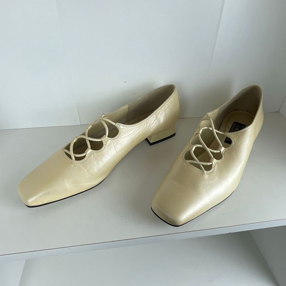 Vintage J. Reneé Pearlized Leather Low Heel Flats 9.5